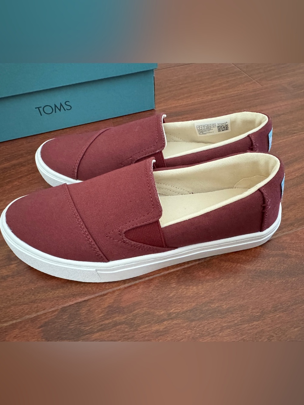 NEW Toms Women’s Luca Canvas shoe size 5